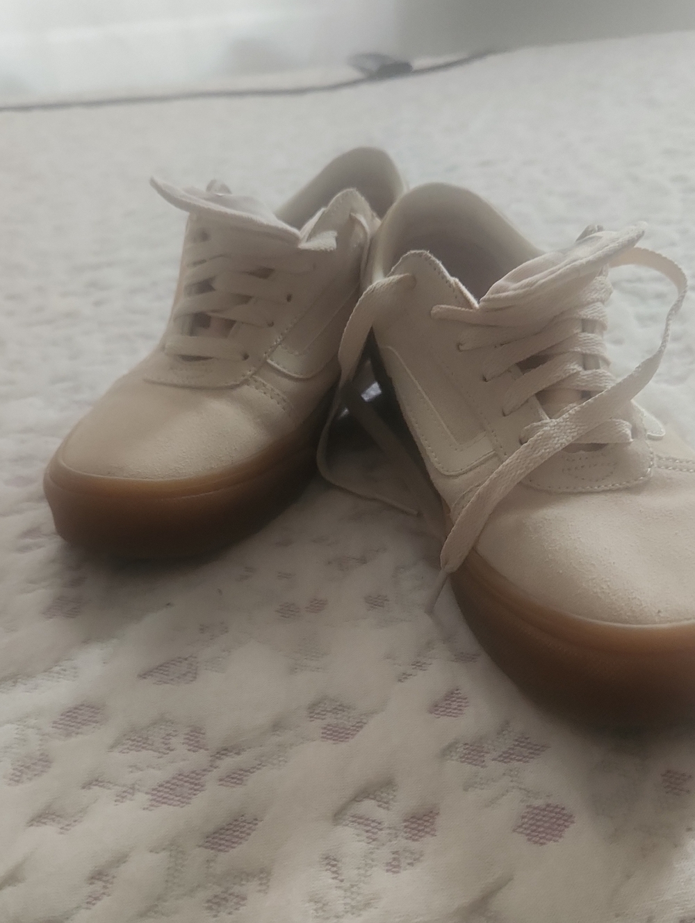 Vans Cream Low-Top Sneakers with Gum Sole